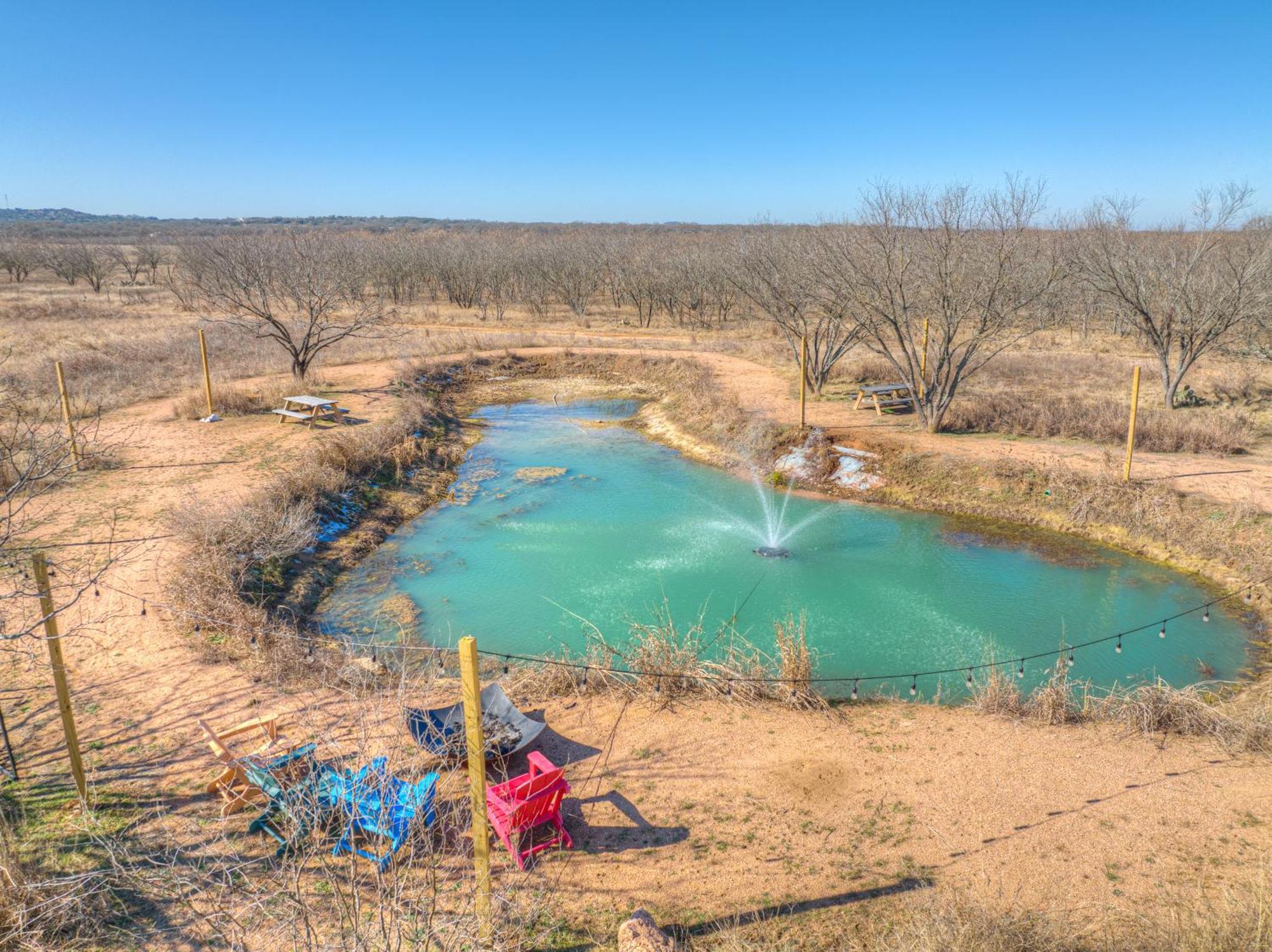 Vaughan W/Hot Tub And Grill Фредеріксбург Екстер'єр фото
